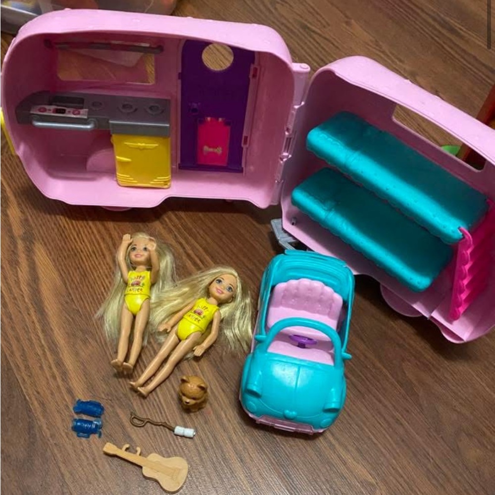 Chelsea Barbie camper set